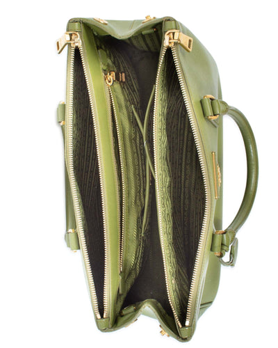 Prada Bags One Size Green Medium Hand Bag