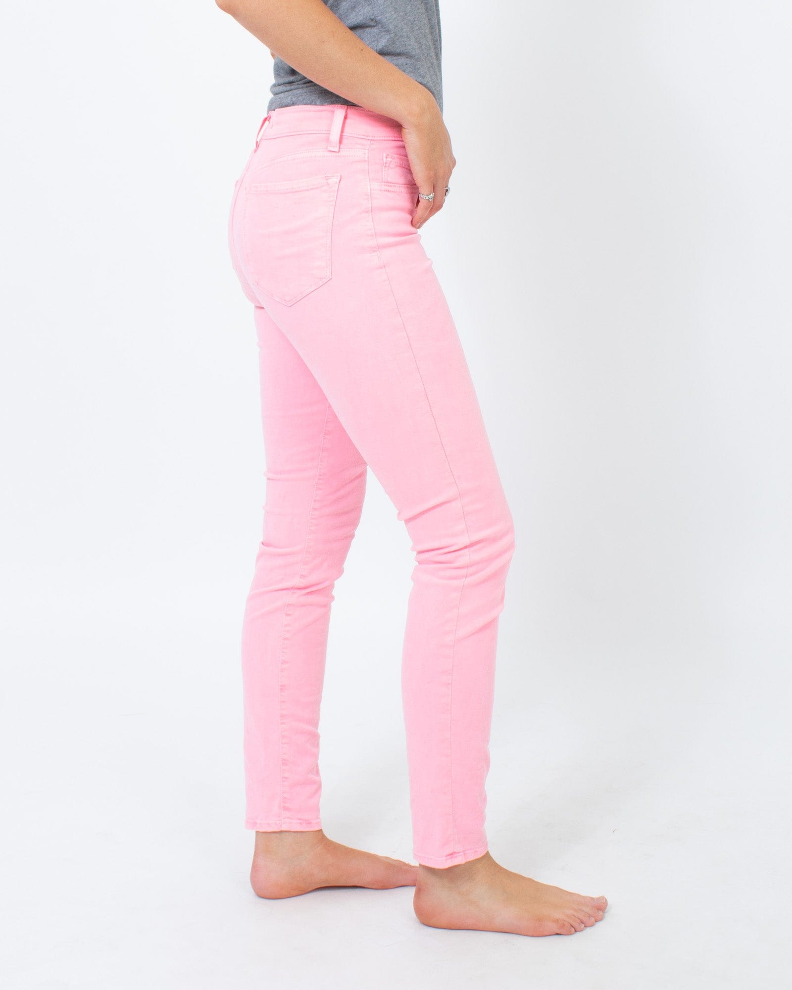 https://www.therevury.com/cdn/shop/products/j-brand-clothing-small-us-27-neon-pink-skinny-leg-jeans-28503266623570_2000x.jpg?v=1679950082