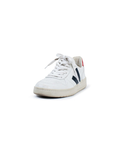 Veja Shoes Small | US 7 I EU 38 Vegan Leather Low Top Sneakers